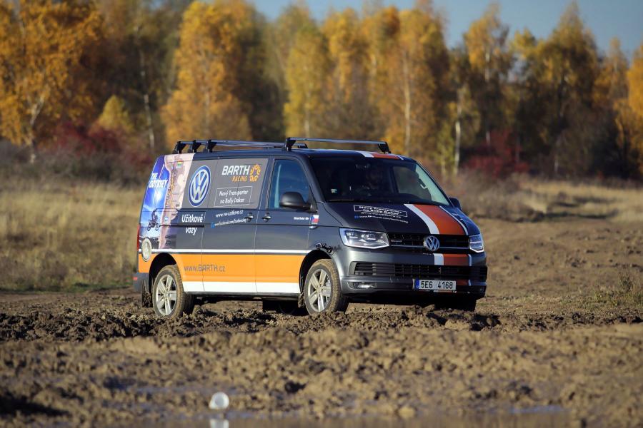  Volkswagen Transporter Rally Dakar 2016 года  (фото 2 из 8)
